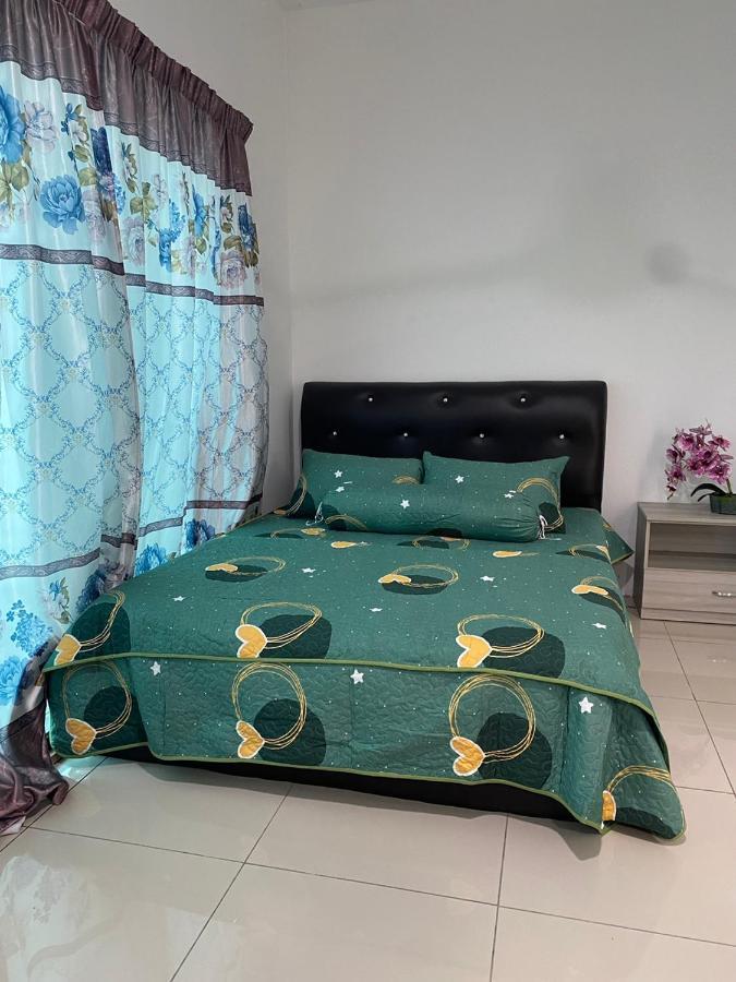 Klia Redza Homestay Kota Warisan Malay Only Σεπάνγκ Εξωτερικό φωτογραφία