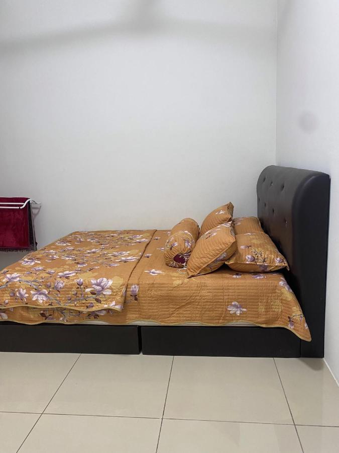 Klia Redza Homestay Kota Warisan Malay Only Σεπάνγκ Εξωτερικό φωτογραφία